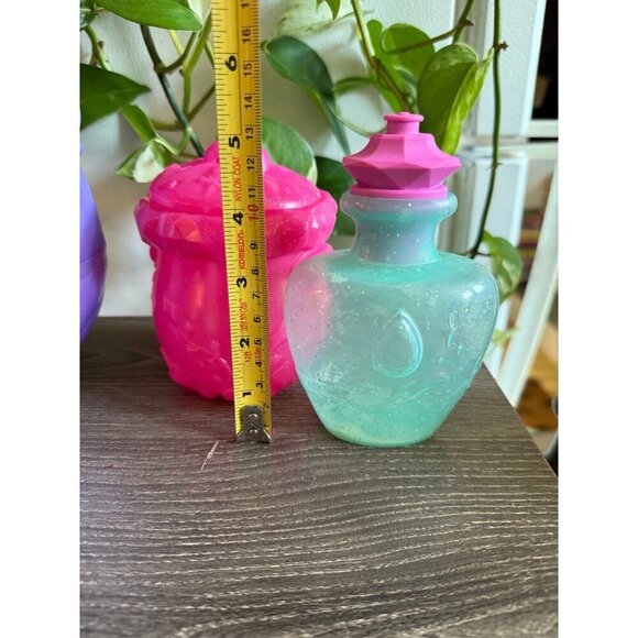 Magic Mixies Magical Cauldron with Potion Bottles – Moose Toys - Picture 3 of 11